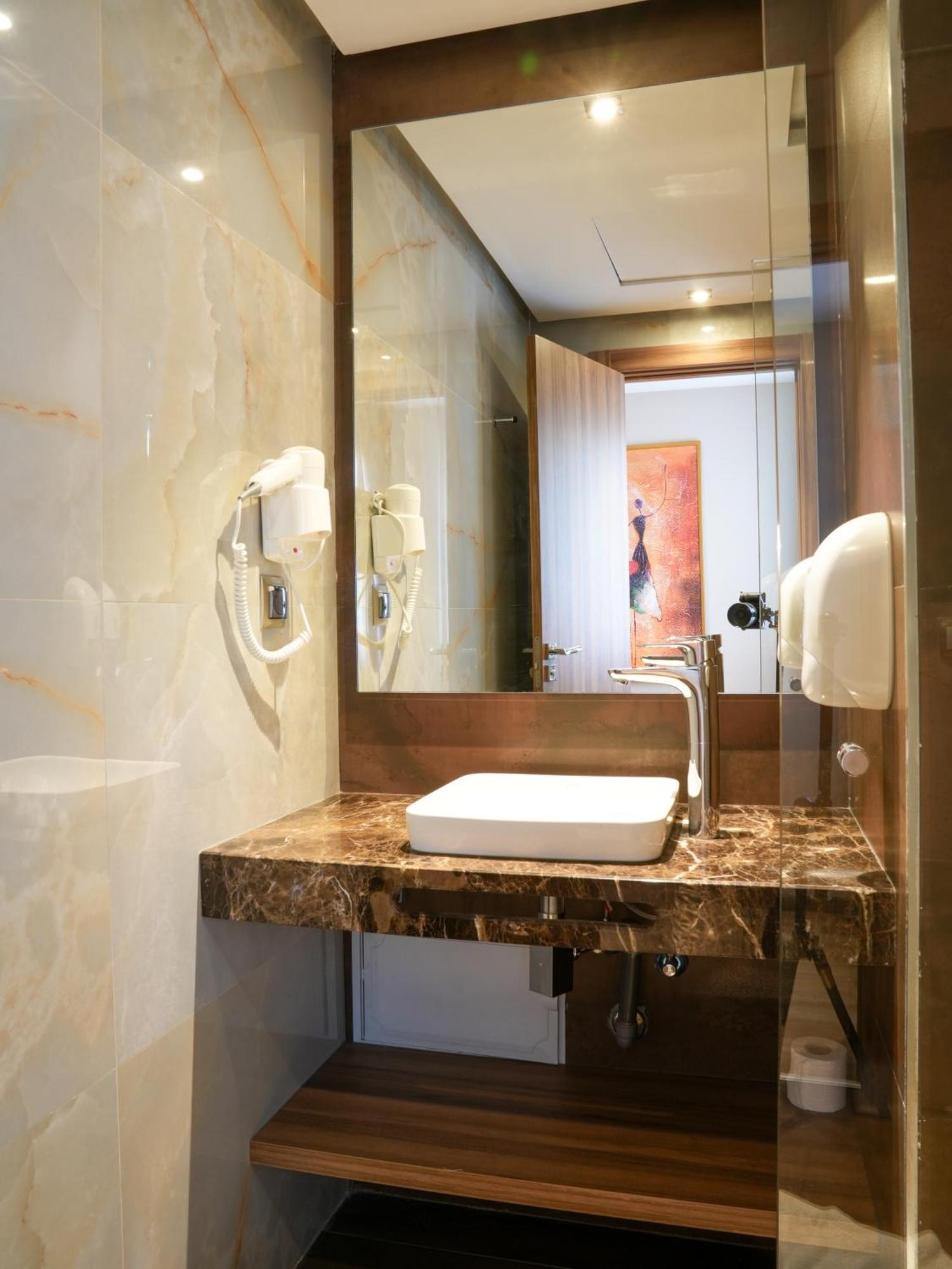 First Suites Hotel Rabat Luaran gambar