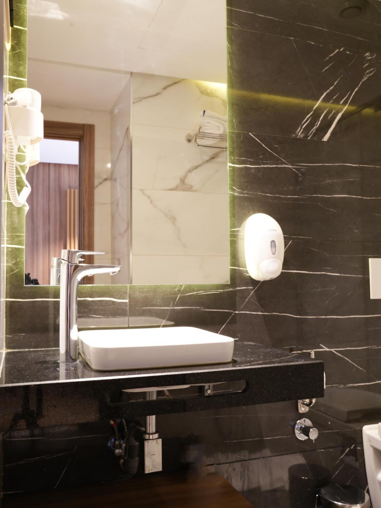 First Suites Hotel Rabat Luaran gambar